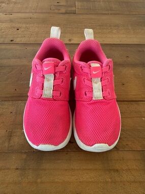 Nike Kids Pink Slip-On Mesh Sneakers
